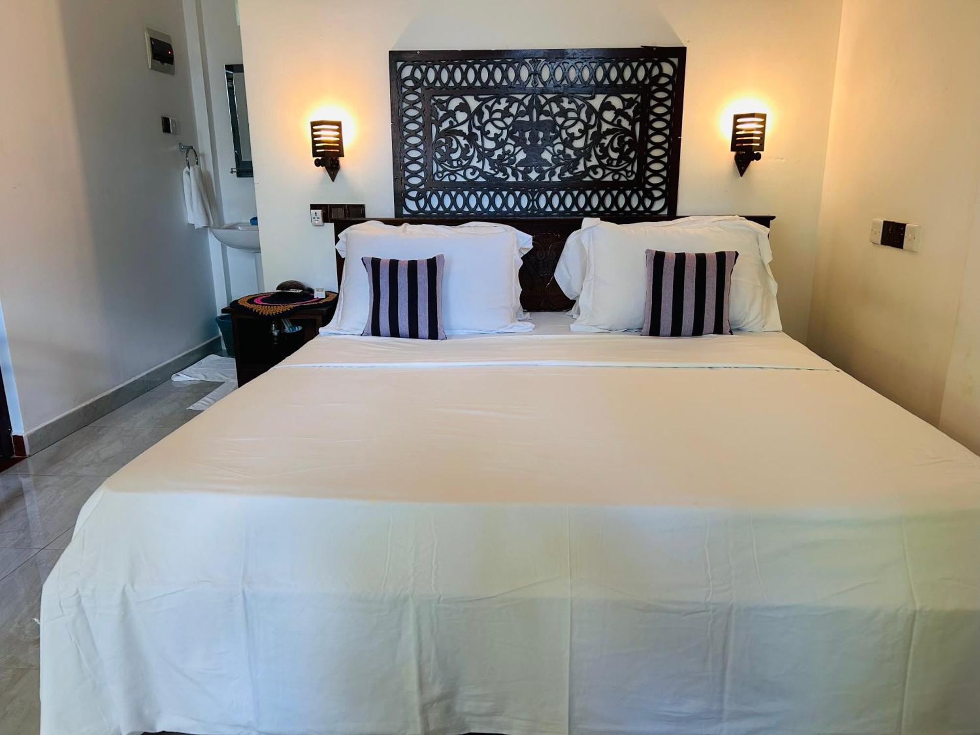 Shadow Surf Bay Hotell Tangalle Exteriör bild