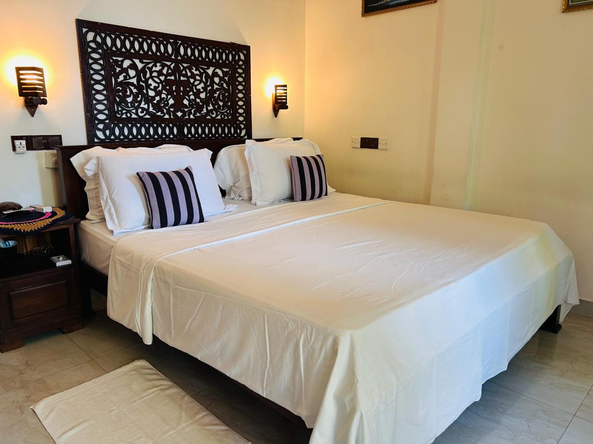 Shadow Surf Bay Hotell Tangalle Exteriör bild