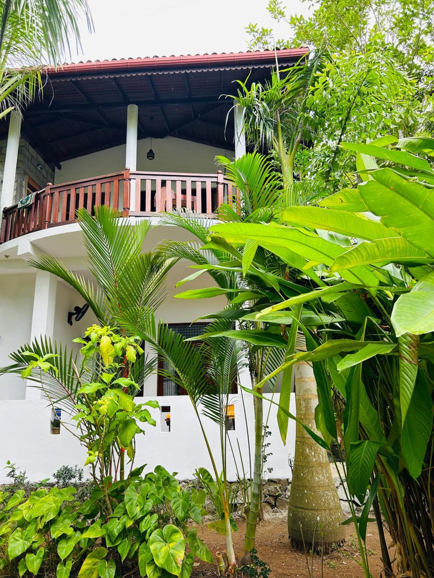 Shadow Surf Bay Hotell Tangalle Exteriör bild
