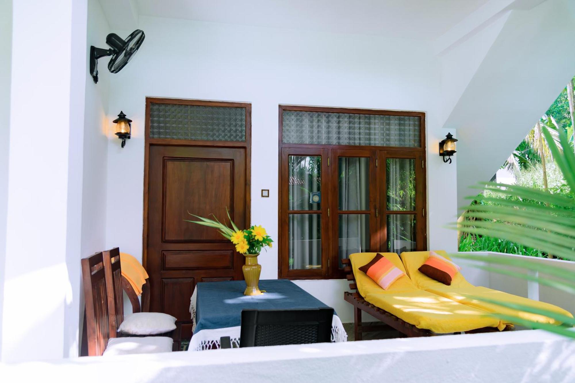 Shadow Surf Bay Hotell Tangalle Exteriör bild